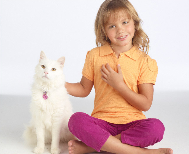 VCA cat hospitals Care Club - Girl with white cat Icon